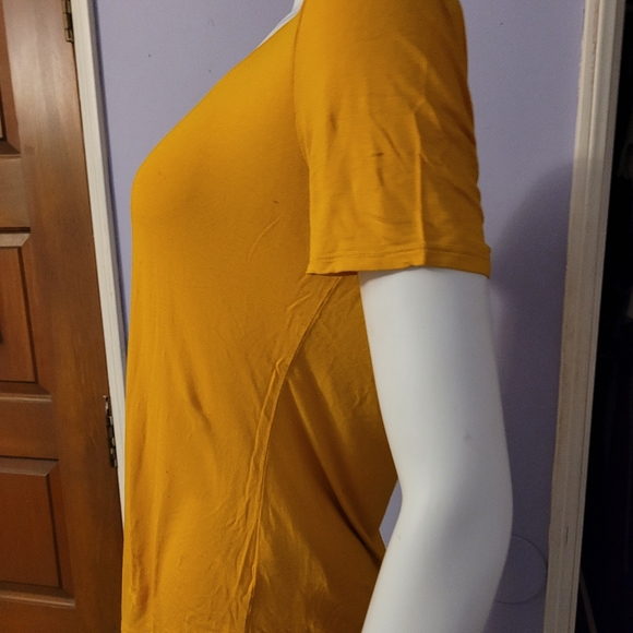 Yellow - Picture 4 of 9